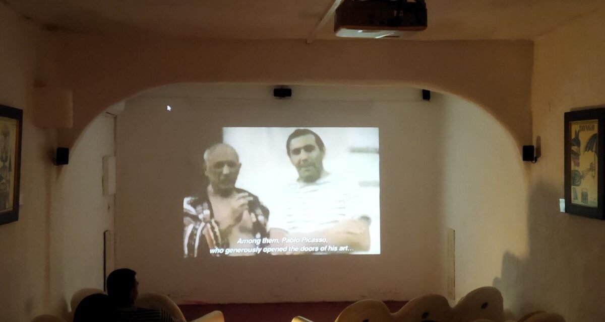 Carlos Páez Vilaró, Punta Ballena, Turismo no Uruguai, Arte Uruguaia, Museu Casapueblo, Arquitetura, Uruguai, Atrativos turísticos em Maldonado, História de Carlos Páez Vilaró, Arte e cultura no Uruguai, Melhor pôr do sol no Uruguai