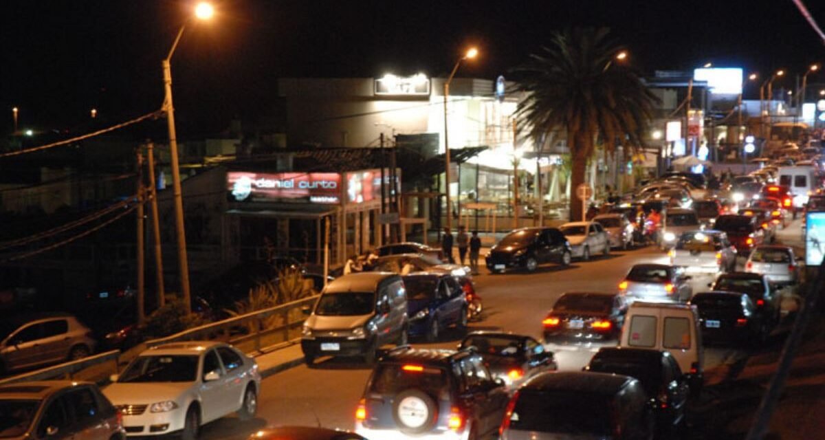 La Barra uruguai Punta del Este ponte Leonel Viera bares e restaurantes lojas de artesanato estilo hippie agitação noturna Praia Brava vida noturna Punta del Este turismo La Barra