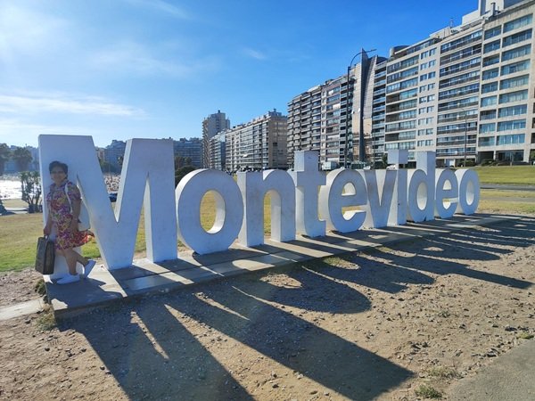placa turística para fotos em Montevideo