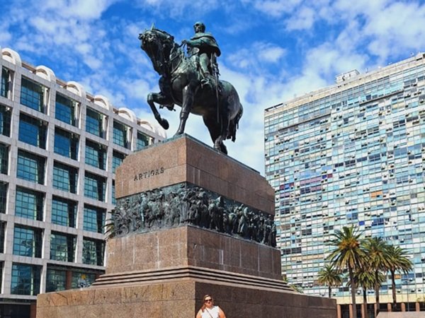 Quantas horas dura o passeio Montevideo
