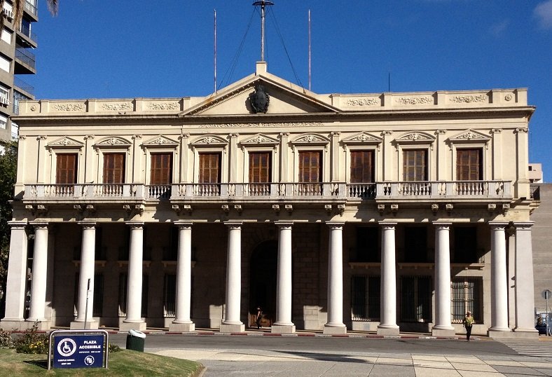 prédio turístico no uruguai roteiro Montevideo e Punta del Este