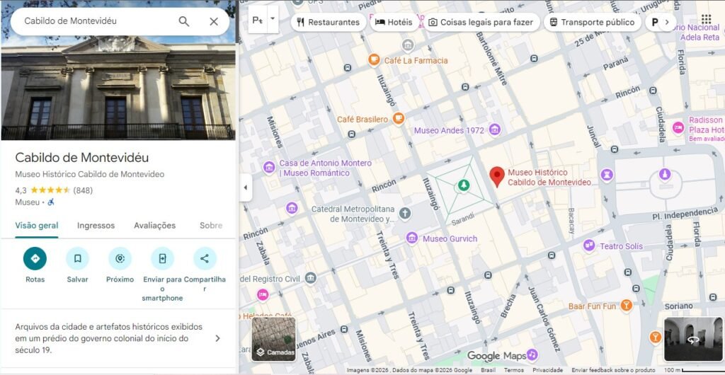 Mapa mostrando a localização do Cabildo de Montevideo, com um edifício histórico próximo e as ruas circundantes em Montevideo Cabildo de Montevideo