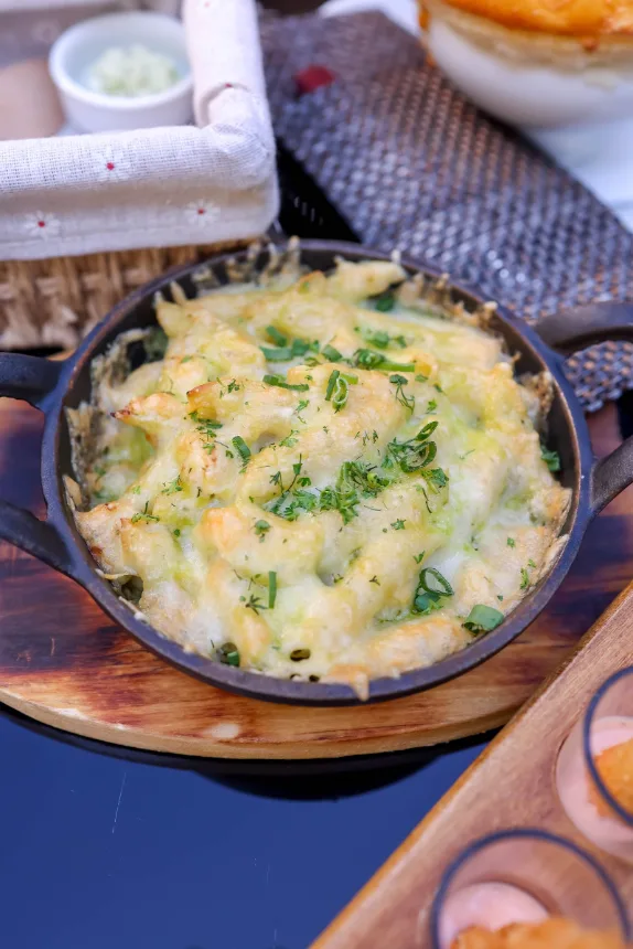 Queijo gratinado, a cobertura que define o pancho porteno no Uruguai