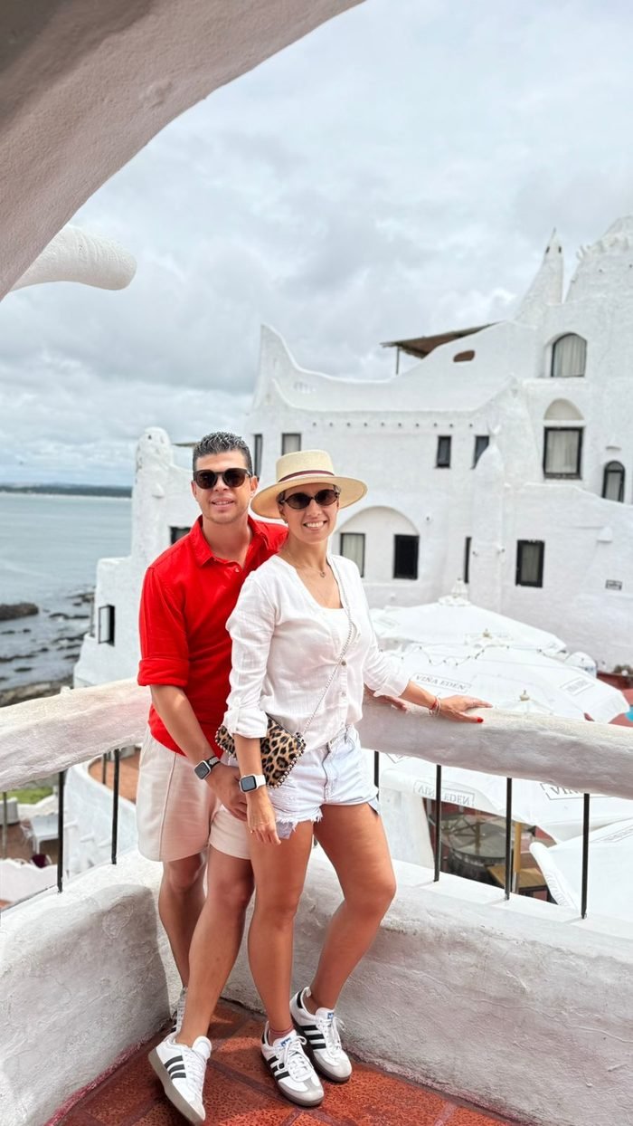 Casal de clientes na Casapueblo, em Punta del Este