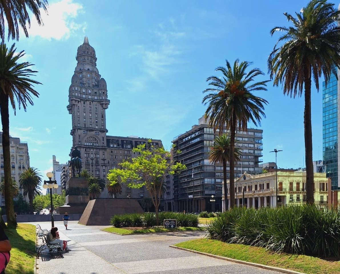 Pacote Uruguai Grand Experience: Praça Independência, em Montevideo